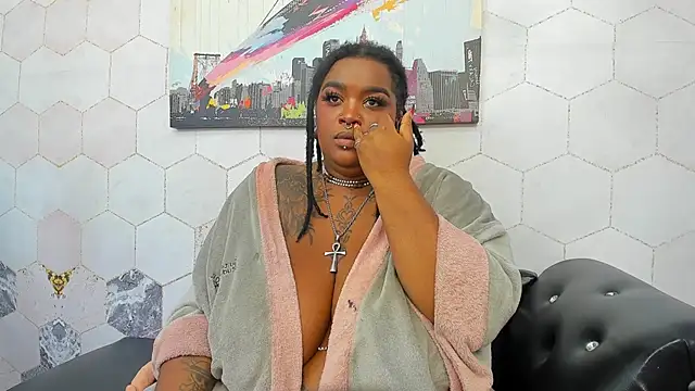 Snapshot of Anaa_Fuentess chatting on 10.21.25 Anaa Fuentess online show from 10.21.25