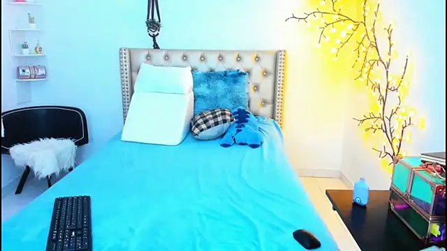 LenaStylesOA online show from 09.24.25