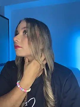 Snapshot of AnnyLopezzz_ chatting on 10.16.25 AnnyLopezzz online show from 10.16.25