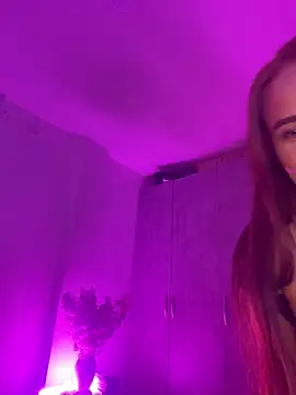 Snapshot of kattywil chatting on 11.18.25 kattywil online show from 11.18.25