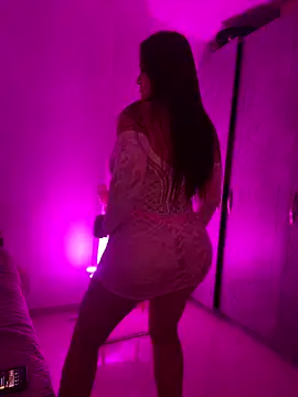 Snapshot of kattywil chatting on 11.21.25 kattywil online show from 11.21.25