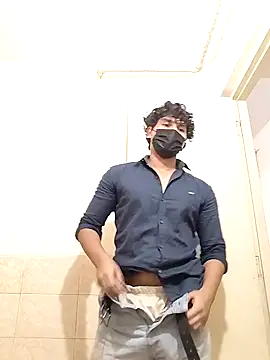 Snapshot of Goodmens5 chatting on 09.23.25 Goodmens5 online show from 09.23.25