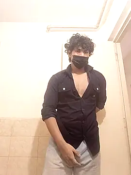 Snapshot of Goodmens5 chatting on 10.07.25 Goodmens5 online show from 10.07.25