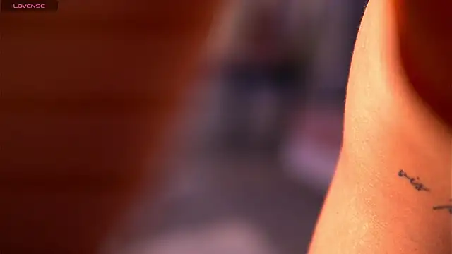 ElaraShine online show from 12.05.25