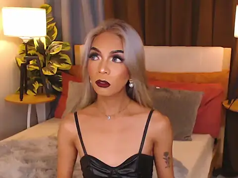 Snapshot of CelestinaMarquez0427 chatting on 09.28.25 CelestinaMarquez0427 online show from 09.28.25