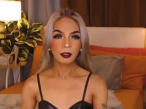 Snapshot of CelestinaMarquez0427 chatting on 10.10.25 CelestinaMarquez0427 online show from 10.10.25