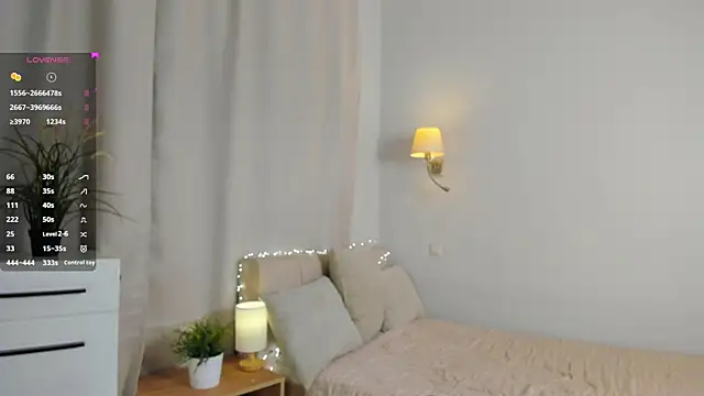 Snapshot of LakeshiaVodopich chatting on 09.18.25 LakeshiaVodopich online show from 09.18.25