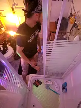 Snapshot of MODEST11_MMiILOO_AMARO chatting on 10.12.25 MODEST11 MMiILOO AMARO online show from 10.12.25