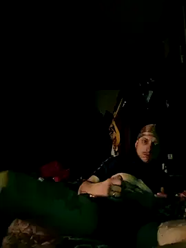 Snapshot of MODEST11_MMiILOO_AMARO chatting on 12.23.25 MODEST11 MMiILOO AMARO online show from 12.23.25