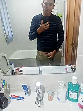 Snapshot of Alexandrevictor69 chatting on 11.29.25 Alexandrevictor69 online show from 11.29.25