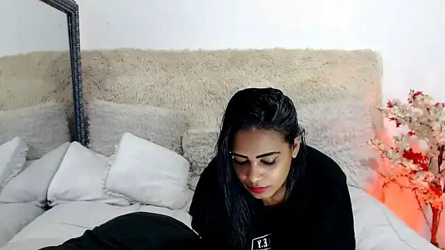 indianchic89 online show from 02.27.25