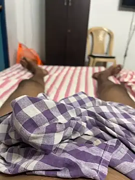 Snapshot of usermood2000 chatting on 10.09.25 usermood2000 online show from 10.09.25