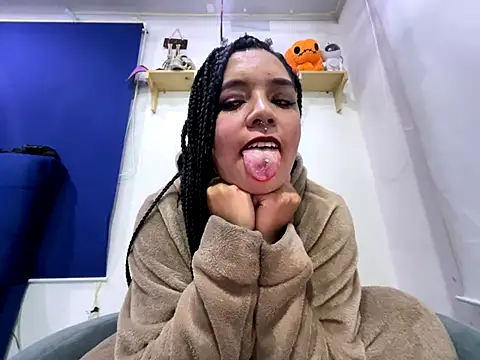 Snapshot of amanne_misa chatting on 10.10.25 amanne misa online show from 10.10.25