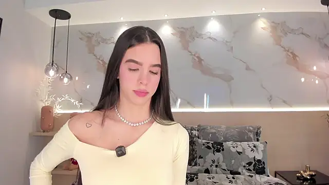 Snapshot of SolAvelar chatting on 05.16.26 SolAvelar online show from 05.16.26