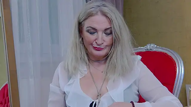 Snapshot of Allura_Jenson chatting on 10.13.25 Allura Jenson online show from 10.13.25