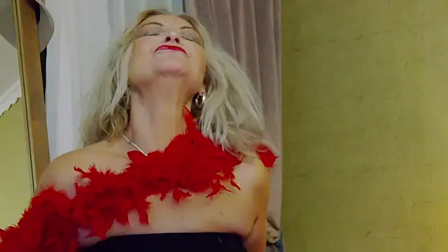 Snapshot of Allura_Jenson chatting on 10.28.25 Allura Jenson online show from 10.28.25