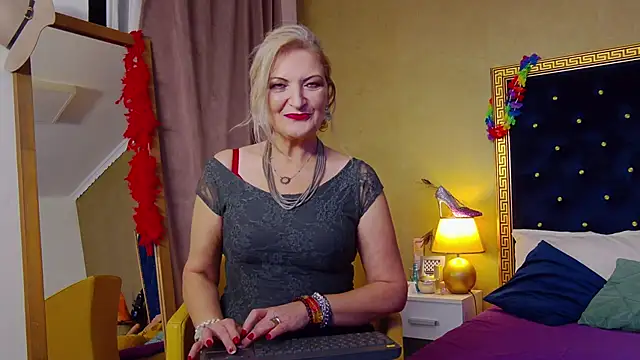 Snapshot of Allura_Jenson chatting on 12.01.25 Allura Jenson online show from 12.01.25