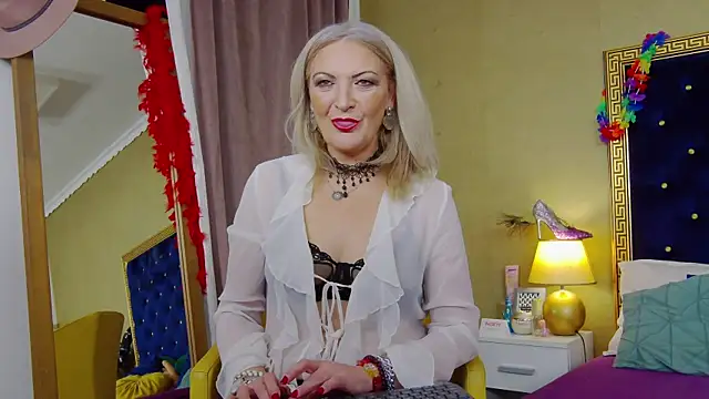 Snapshot of Allura_Jenson chatting on 12.04.25 Allura Jenson online show from 12.04.25