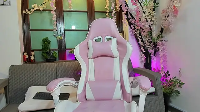 emma ayala online show from 12.02.25