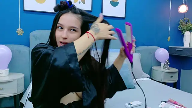 Ashley Evans22 online show from 10.15.25