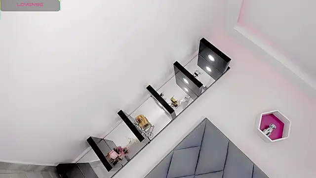 Amira Ember online show from 11.27.25