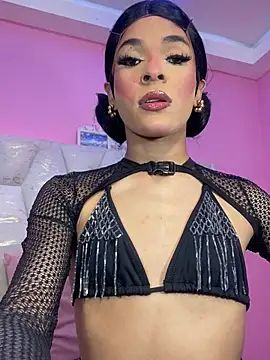 Amira Ember online show from 06.24.26