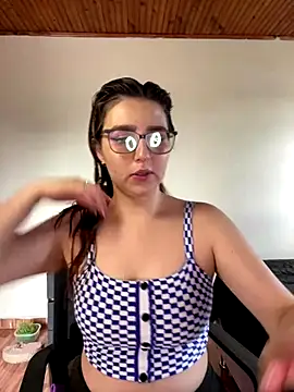 CoraVibes online show from 09.28.25