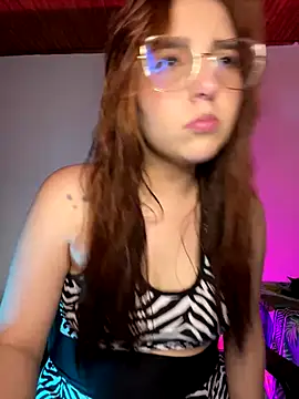 CoraVibes online show from 11.05.25