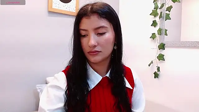 Snapshot of louis_k chatting on 06.18.26 louis k online show from 06.18.26
