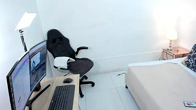 cloemorwen online show from 11.11.25