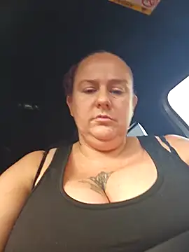 Snapshot of Biggtitz121 chatting on 10.16.25 Biggtitz121 online show from 10.16.25