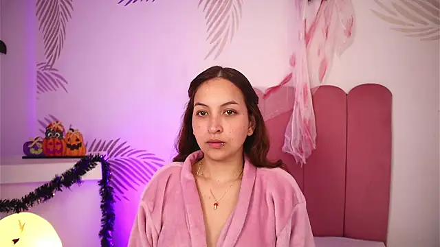 Snapshot of Arianaa_Jones_ chatting on 10.24.25 Arianaa Jones online show from 10.24.25