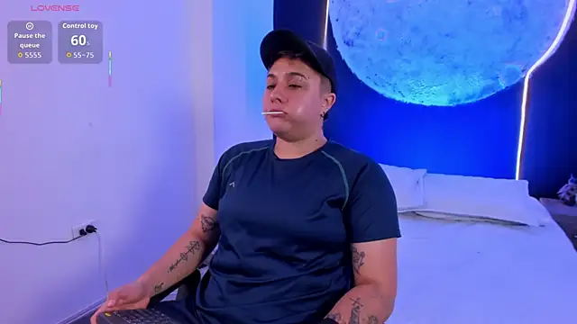 Snapshot of IanGilbert chatting on 12.03.25 IanGilbert online show from 12.03.25