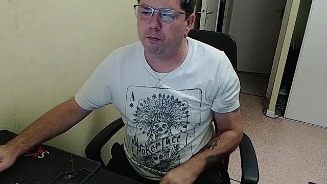 blueandwhite1 online show from 12.10.24