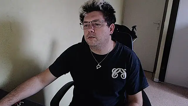 blueandwhite1 online show from 01.02.25