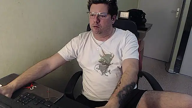 blueandwhite1 online show from 01.16.25