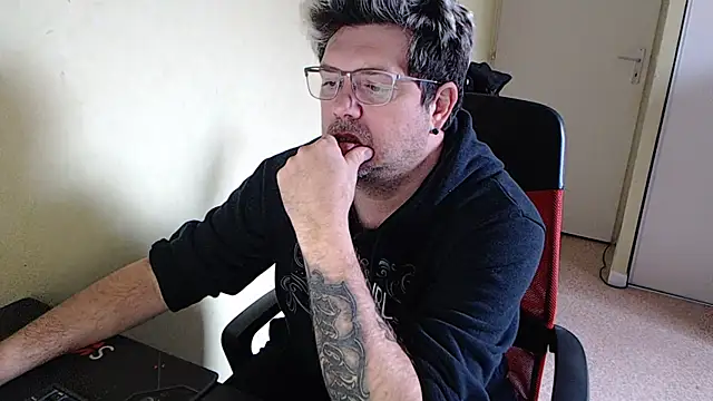 blueandwhite1 online show from 01.26.25