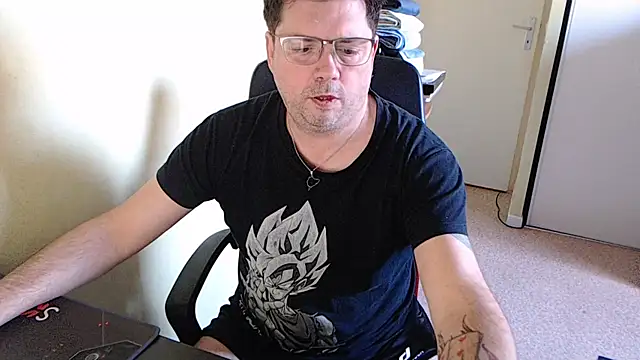 blueandwhite1 online show from 02.05.25