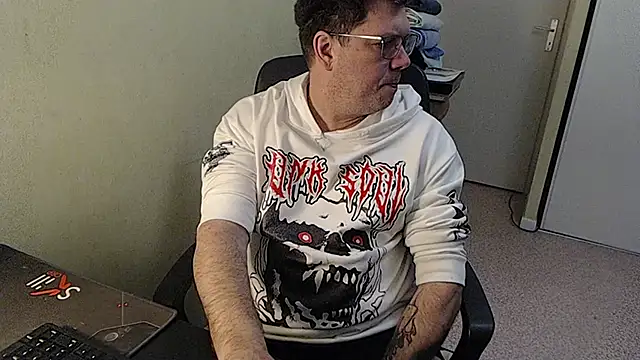 blueandwhite1 online show from 02.09.25