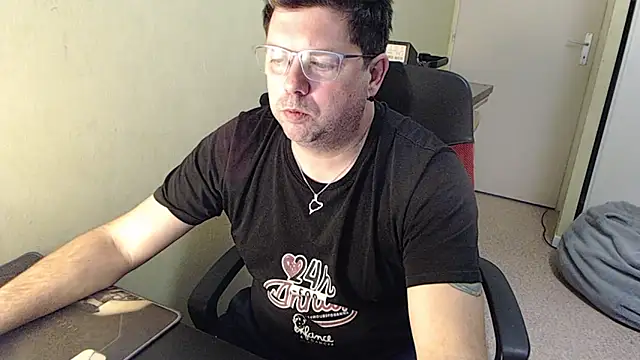 blueandwhite1 online show from 02.10.25