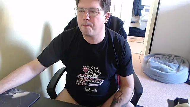 blueandwhite1 online show from 03.05.25