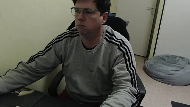 blueandwhite1 online show from 03.07.25