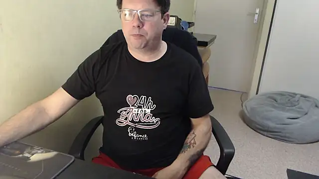 blueandwhite1 online show from 03.08.25