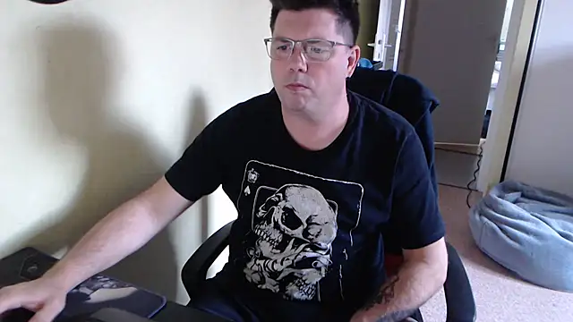 blueandwhite1 online show from 03.11.25