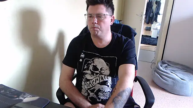 blueandwhite1 online show from 03.12.25