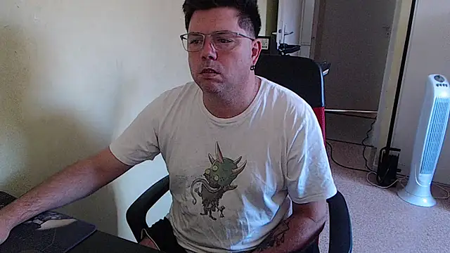 blueandwhite1 online show from 09.17.25