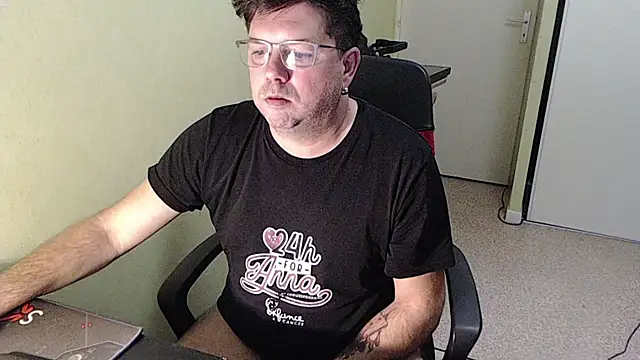 blueandwhite1 online show from 11.20.25