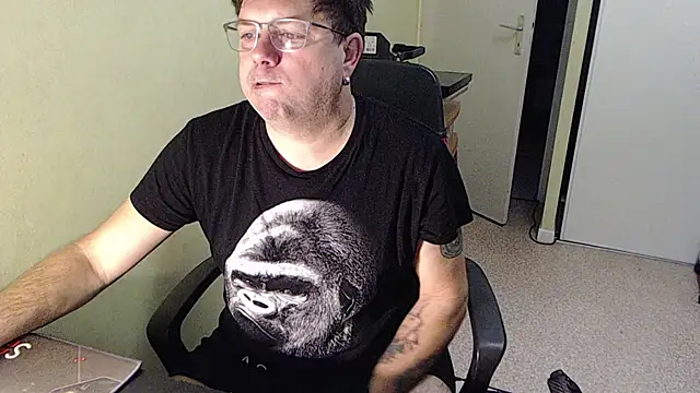 blueandwhite1 online show from 11.29.25