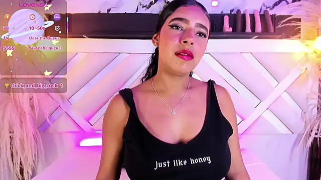 Zoe-Johnson  online show from 06.07.26