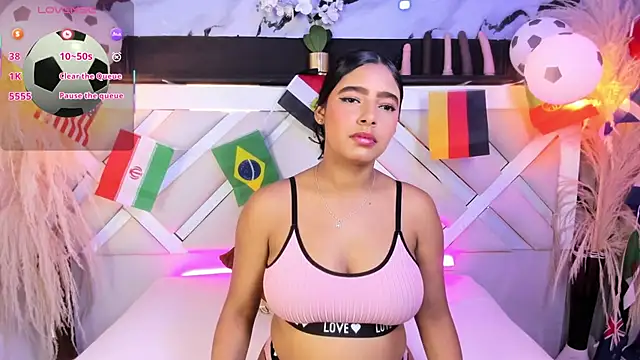 Zoe-Johnson  online show from 06.23.26